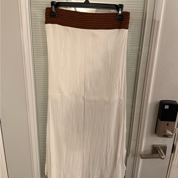 VENUS White and Brown Skirt - Picture 4 of 4